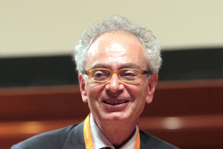 - RIPRODUZIONE RISERVATA
