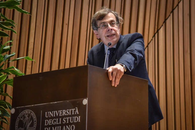 - RIPRODUZIONE RISERVATA