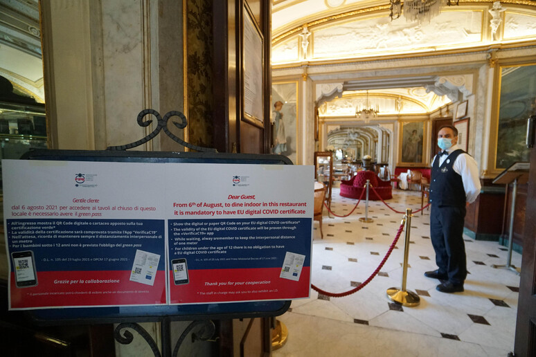 - RIPRODUZIONE RISERVATA