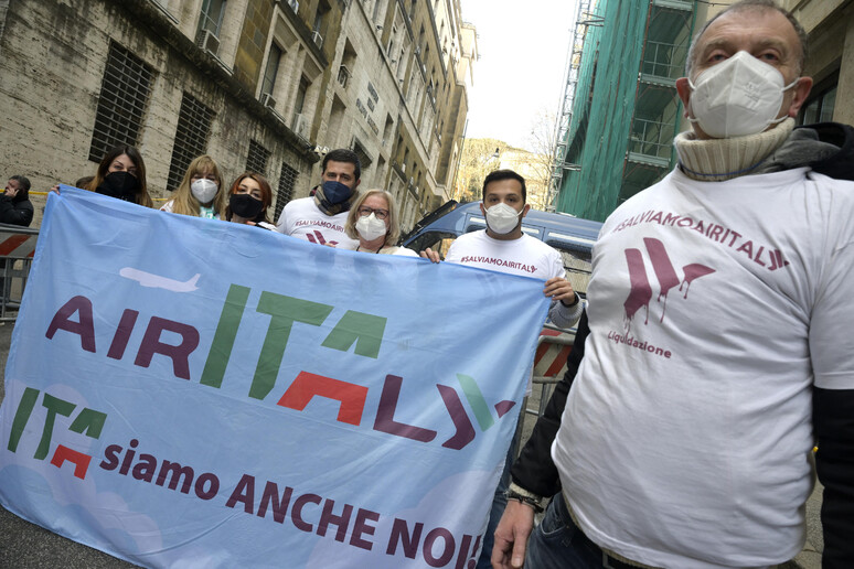 - RIPRODUZIONE RISERVATA