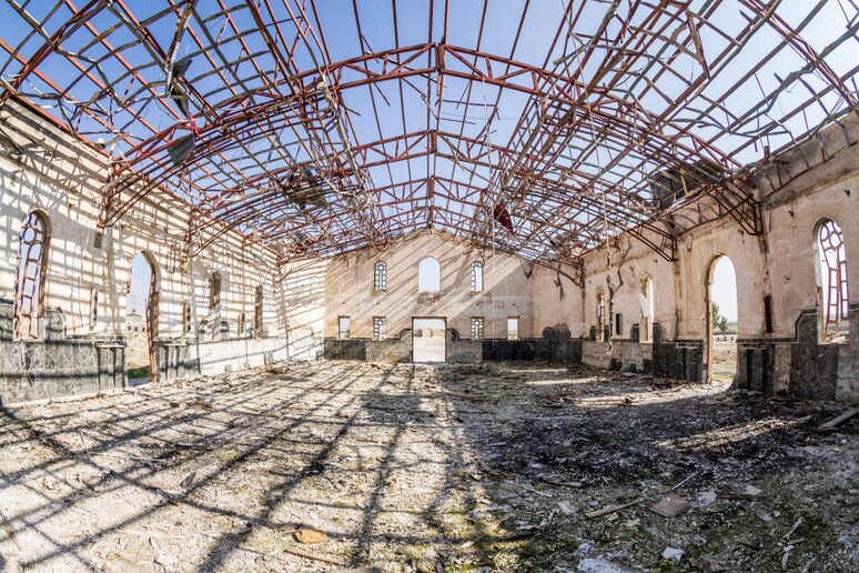 - RIPRODUZIONE RISERVATA