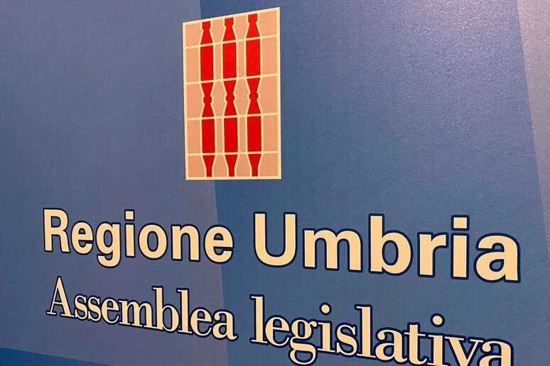 - RIPRODUZIONE RISERVATA