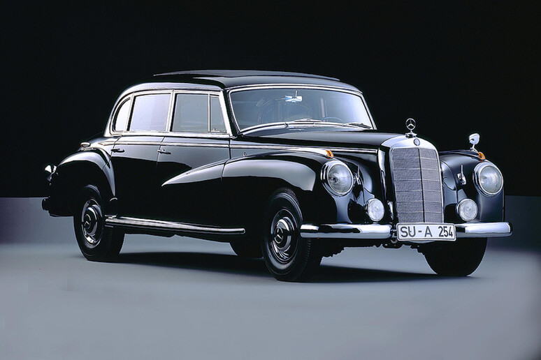 Lusso Mercedes, da Maybach W3 1921 alla 300 Adenauer del  '51 © ANSA/Mercedes-Benz AG