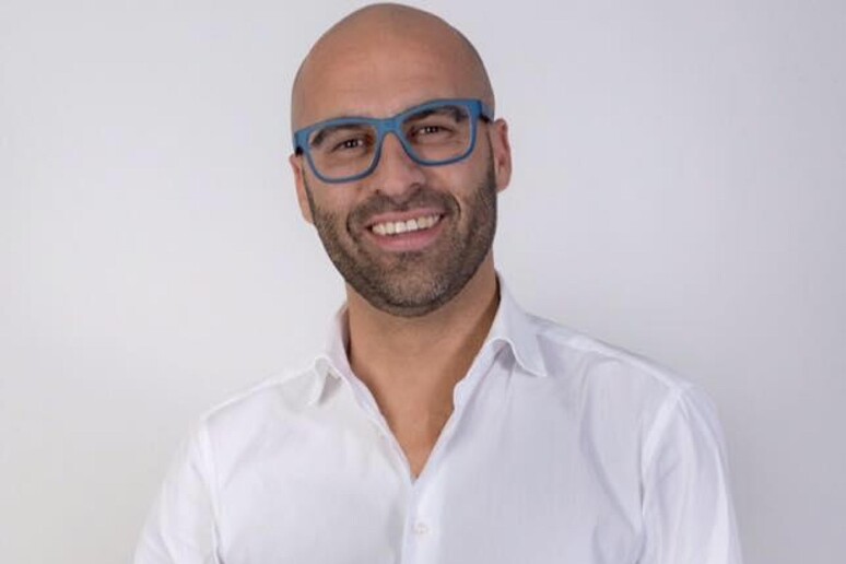 - RIPRODUZIONE RISERVATA