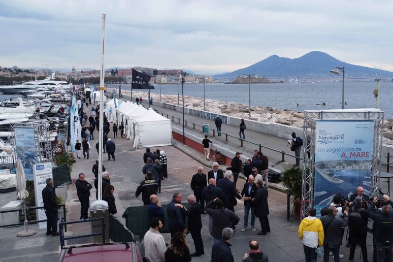 - RIPRODUZIONE RISERVATA