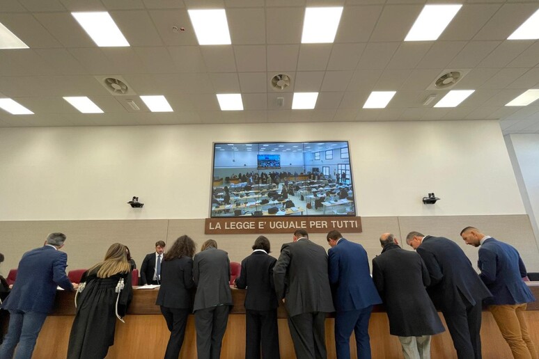 - RIPRODUZIONE RISERVATA