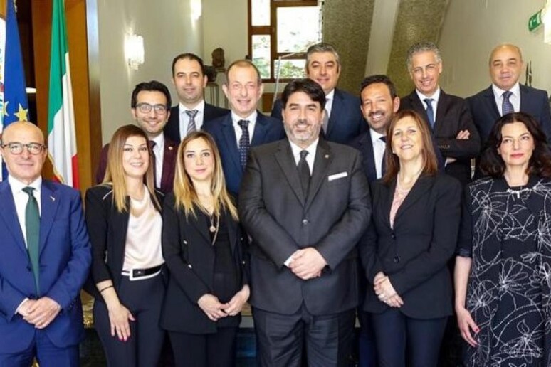 - RIPRODUZIONE RISERVATA