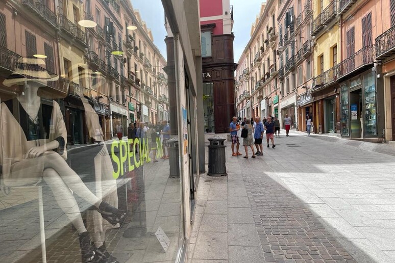 - RIPRODUZIONE RISERVATA