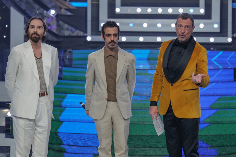 Colapesce e Dimartino a Sanremo giovani 2022 con Amadeus - RIPRODUZIONE RISERVATA