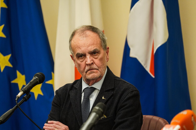 - RIPRODUZIONE RISERVATA