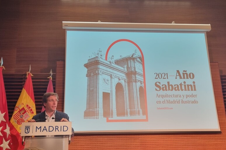 - RIPRODUZIONE RISERVATA