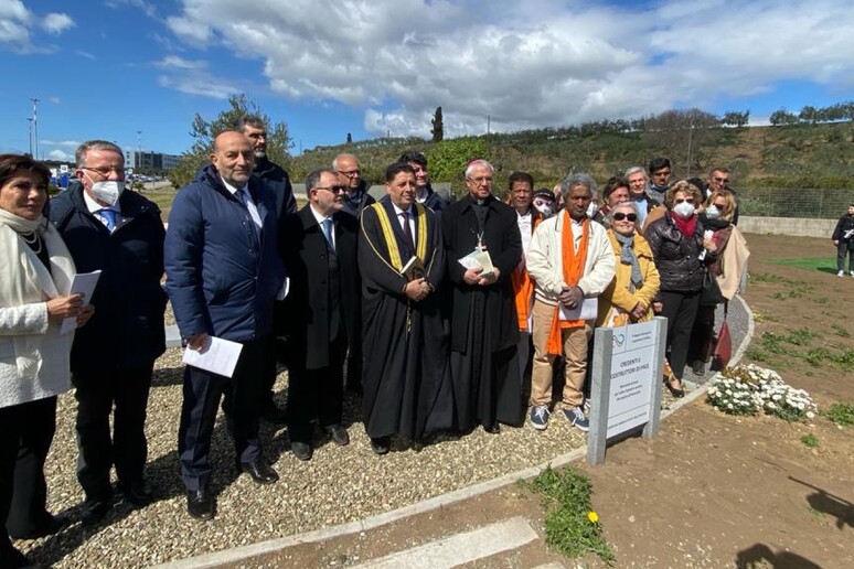 - RIPRODUZIONE RISERVATA