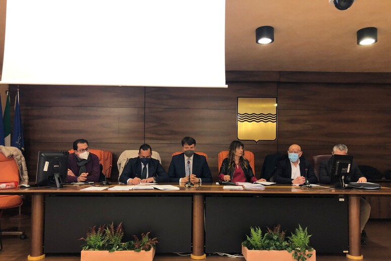 - RIPRODUZIONE RISERVATA