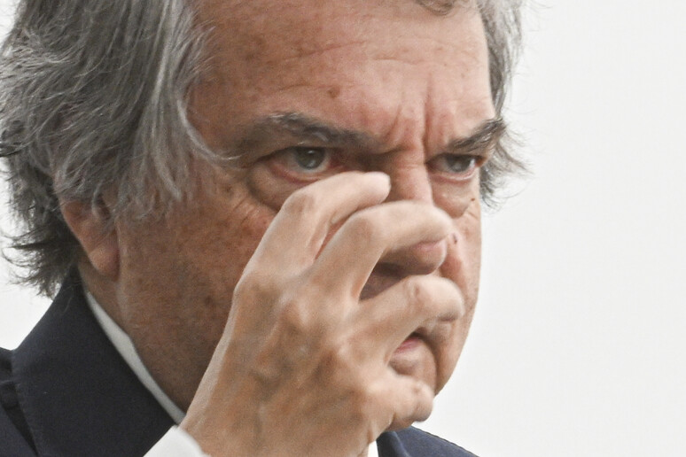 - RIPRODUZIONE RISERVATA