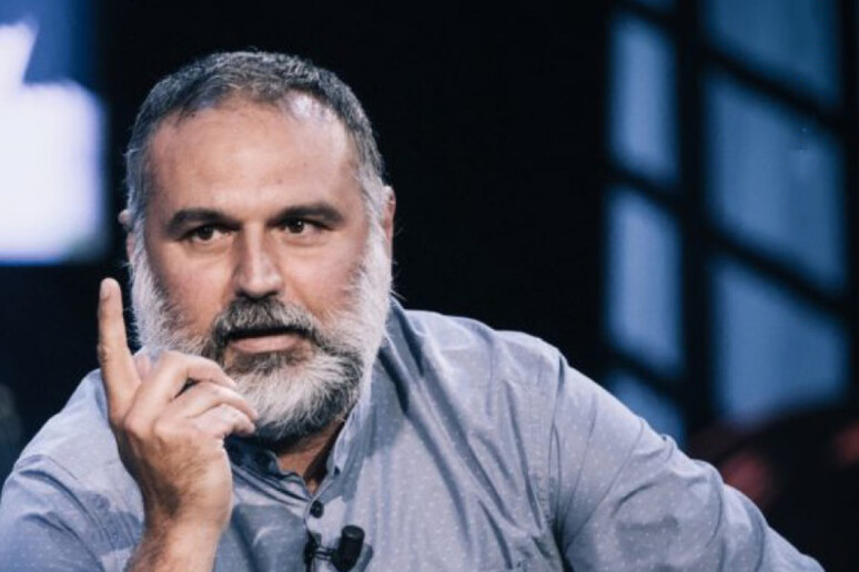 - RIPRODUZIONE RISERVATA