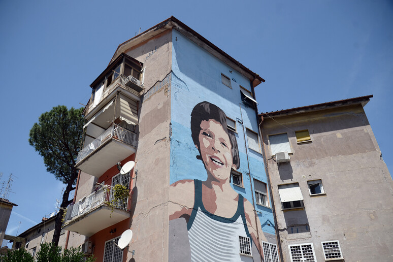 - RIPRODUZIONE RISERVATA
