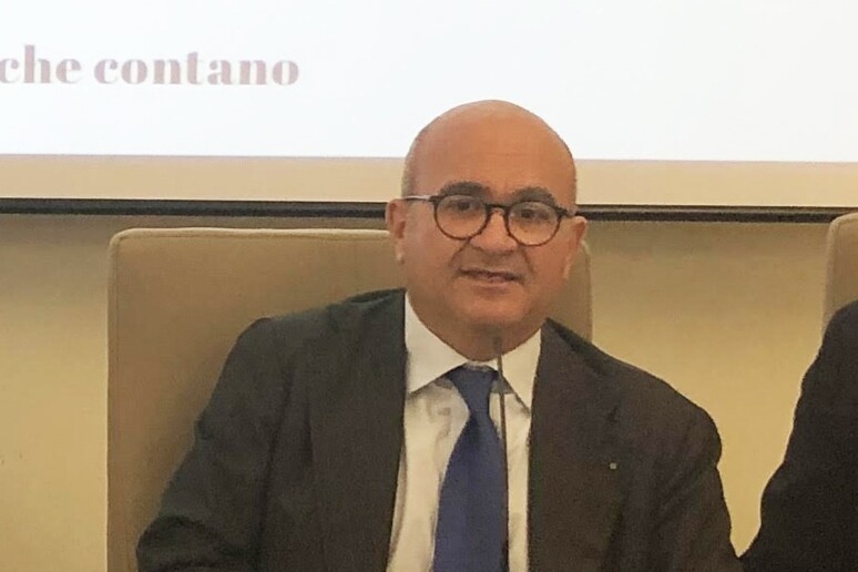 - RIPRODUZIONE RISERVATA