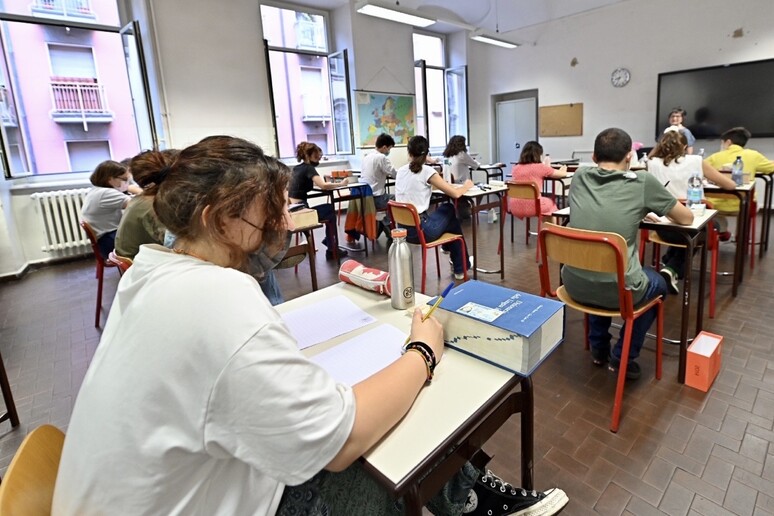 - RIPRODUZIONE RISERVATA