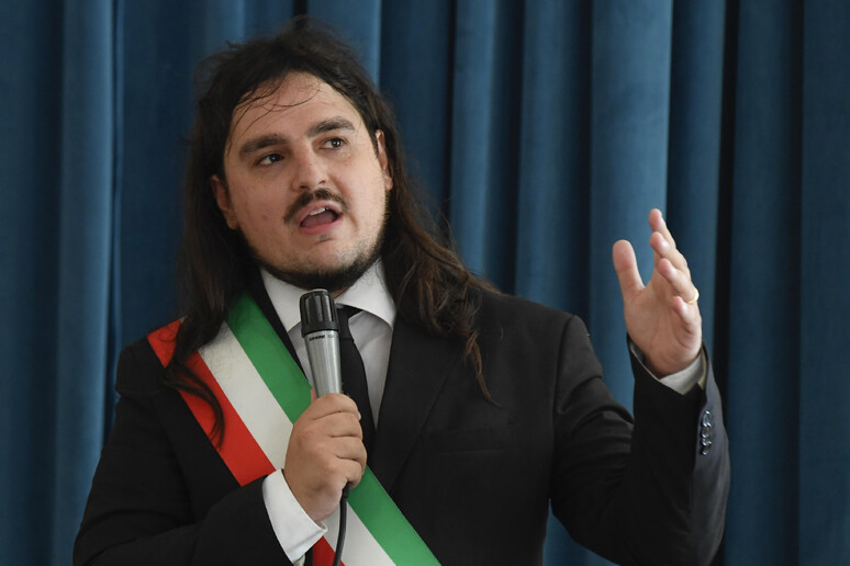 - RIPRODUZIONE RISERVATA