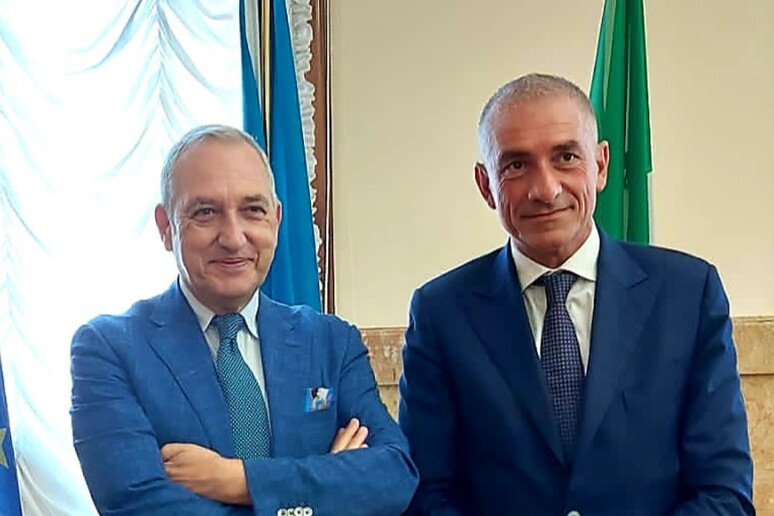 - RIPRODUZIONE RISERVATA