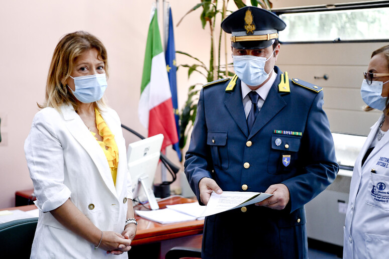 - RIPRODUZIONE RISERVATA