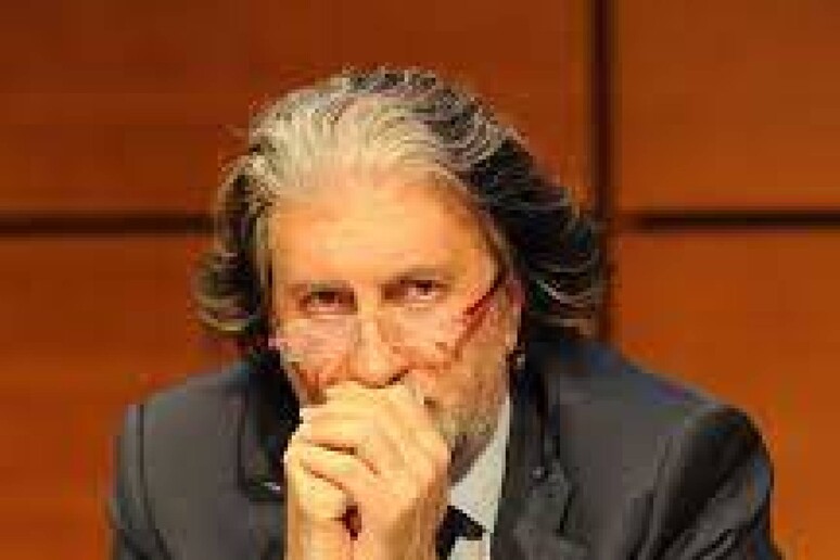 - RIPRODUZIONE RISERVATA