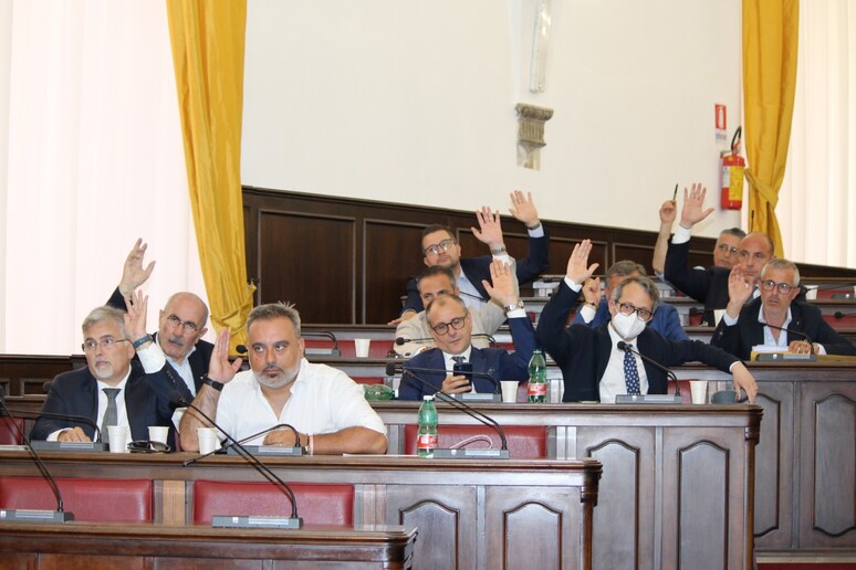 - RIPRODUZIONE RISERVATA
