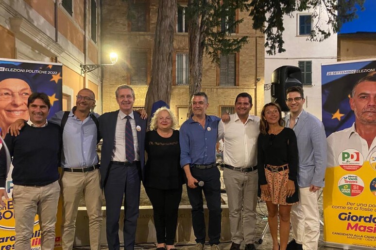 - RIPRODUZIONE RISERVATA