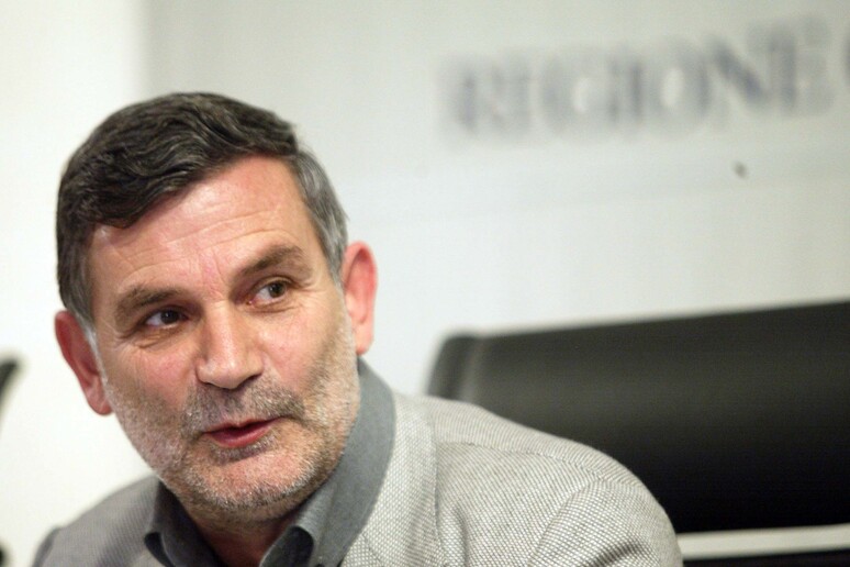 - RIPRODUZIONE RISERVATA