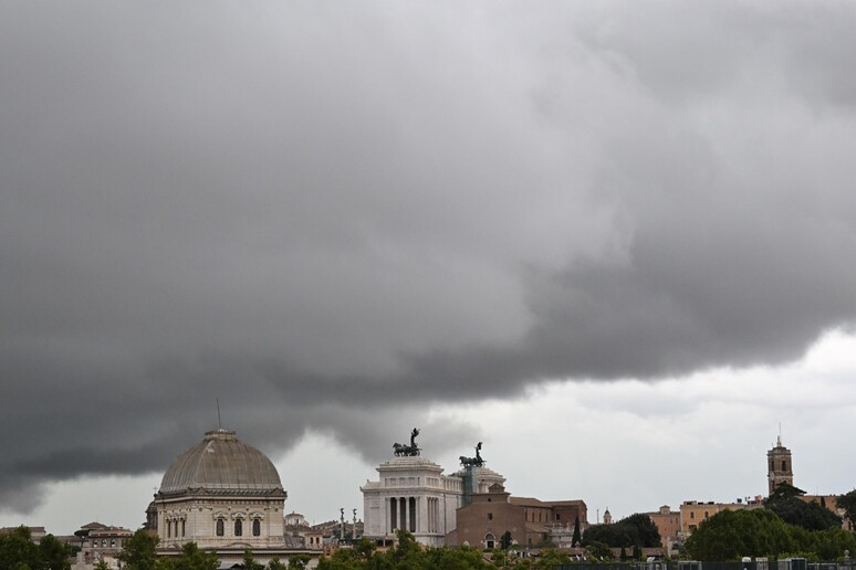 Maltempo a Roma - RIPRODUZIONE RISERVATA