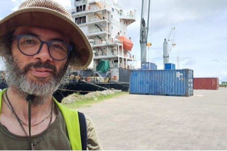 - RIPRODUZIONE RISERVATA
