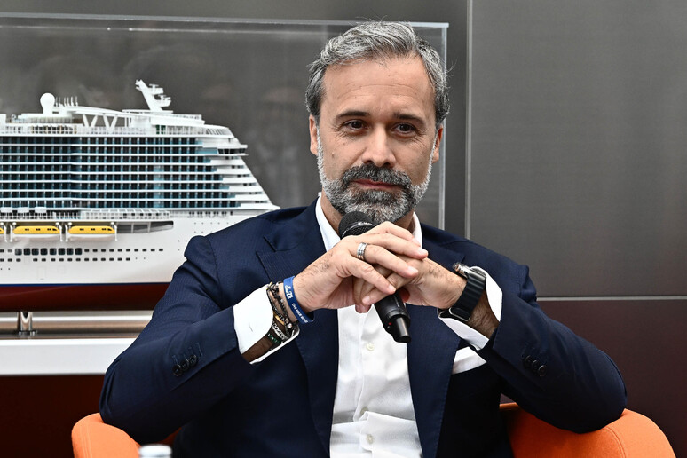 - RIPRODUZIONE RISERVATA