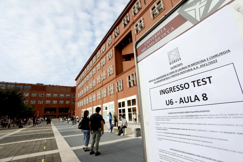 - RIPRODUZIONE RISERVATA