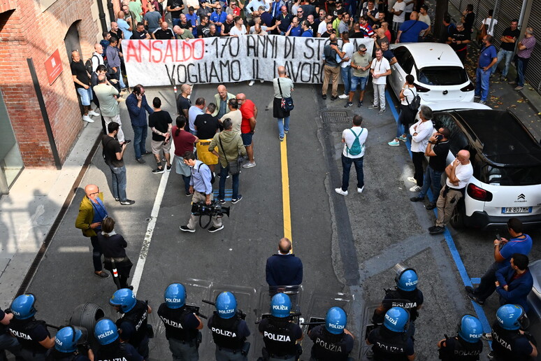 -     RIPRODUZIONE RISERVATA