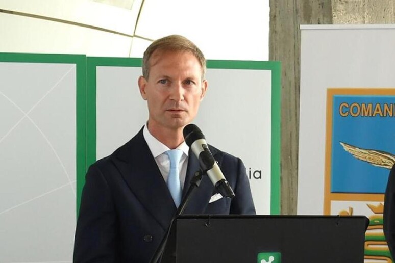 - RIPRODUZIONE RISERVATA