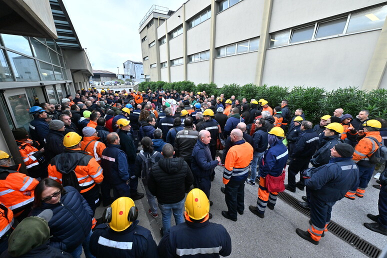 - RIPRODUZIONE RISERVATA