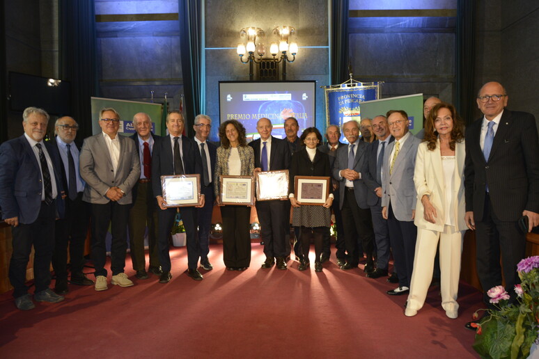 - RIPRODUZIONE RISERVATA