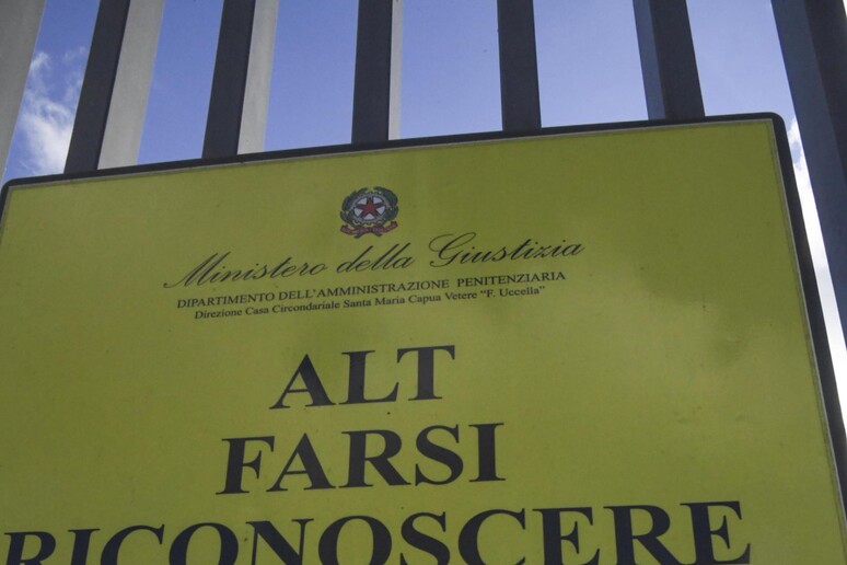 -     RIPRODUZIONE RISERVATA