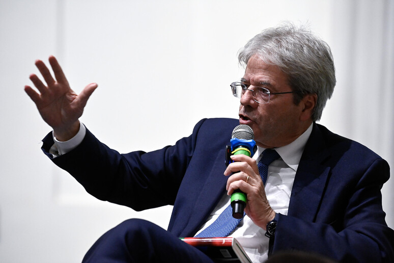 -     RIPRODUZIONE RISERVATA