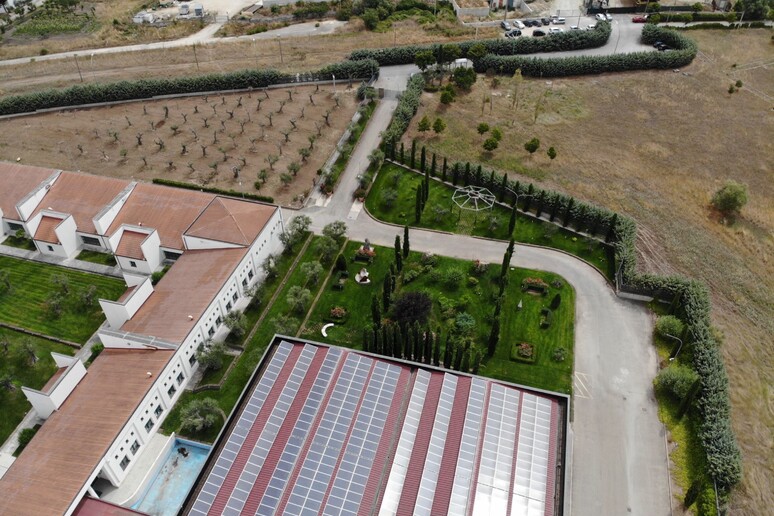 -     RIPRODUZIONE RISERVATA