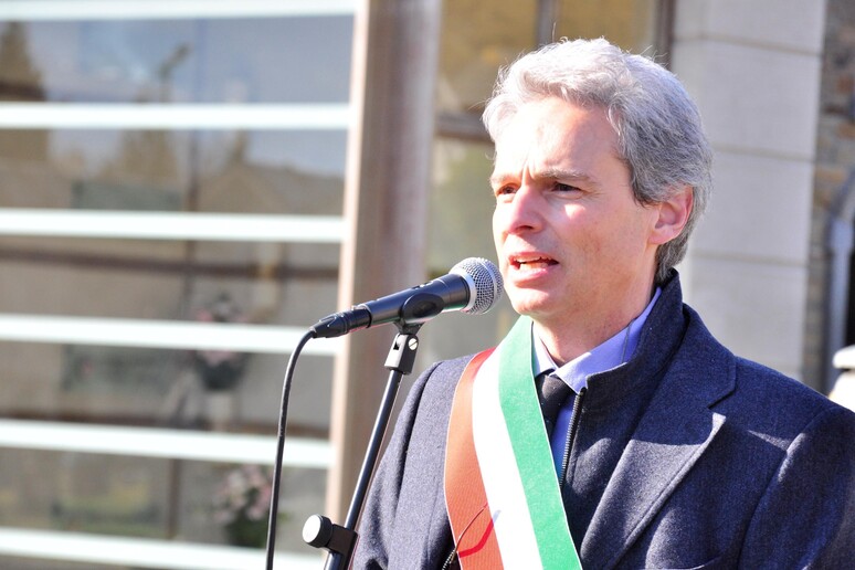 - RIPRODUZIONE RISERVATA