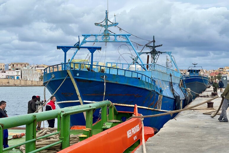 Lollobrigida,  'non rinunciamo alle nostre marinerie ' - RIPRODUZIONE RISERVATA