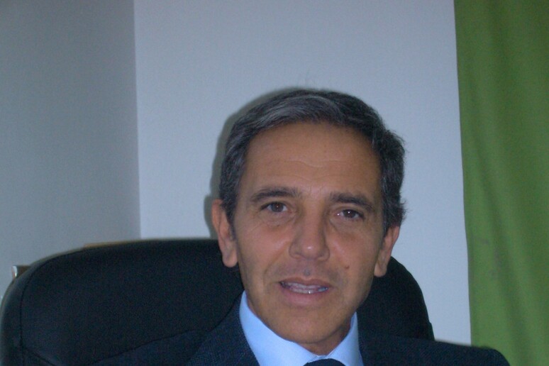 - RIPRODUZIONE RISERVATA