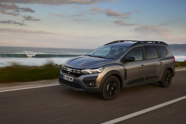 Dacia Jogger Hybrid - RIPRODUZIONE RISERVATA