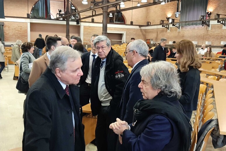 - RIPRODUZIONE RISERVATA