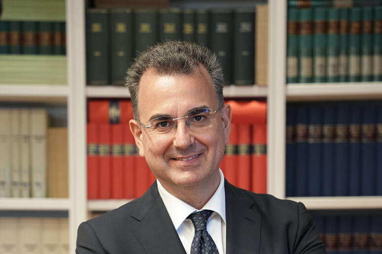 - RIPRODUZIONE RISERVATA