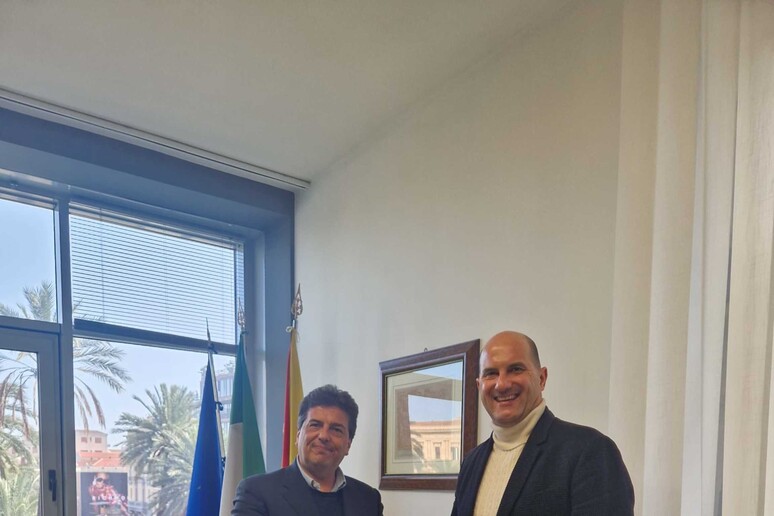 - RIPRODUZIONE RISERVATA