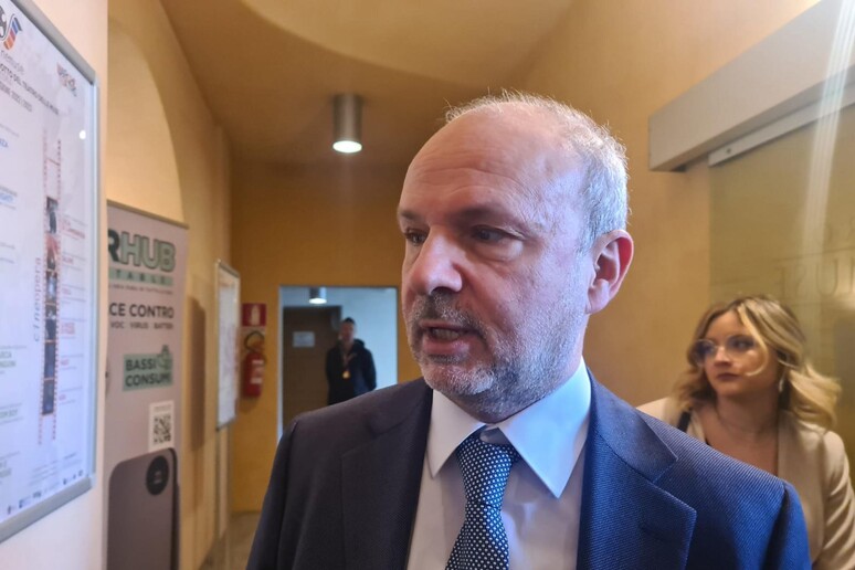 - RIPRODUZIONE RISERVATA