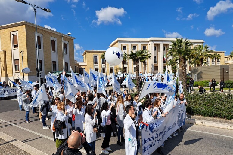 - RIPRODUZIONE RISERVATA