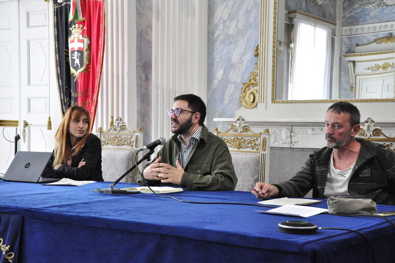 - RIPRODUZIONE RISERVATA